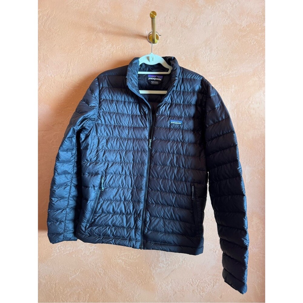 Patagonia Down Jacket Men’s Medium Packable Puffer Coat